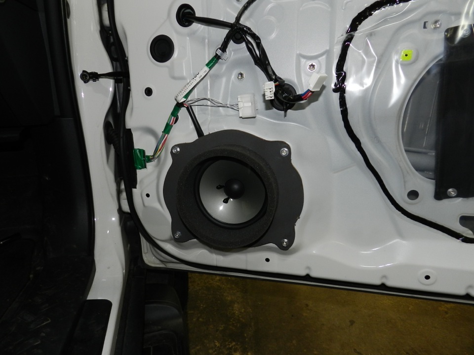 FJ Cruiser Audio Upgrade "Make it Jam!" WSS Drive Easy