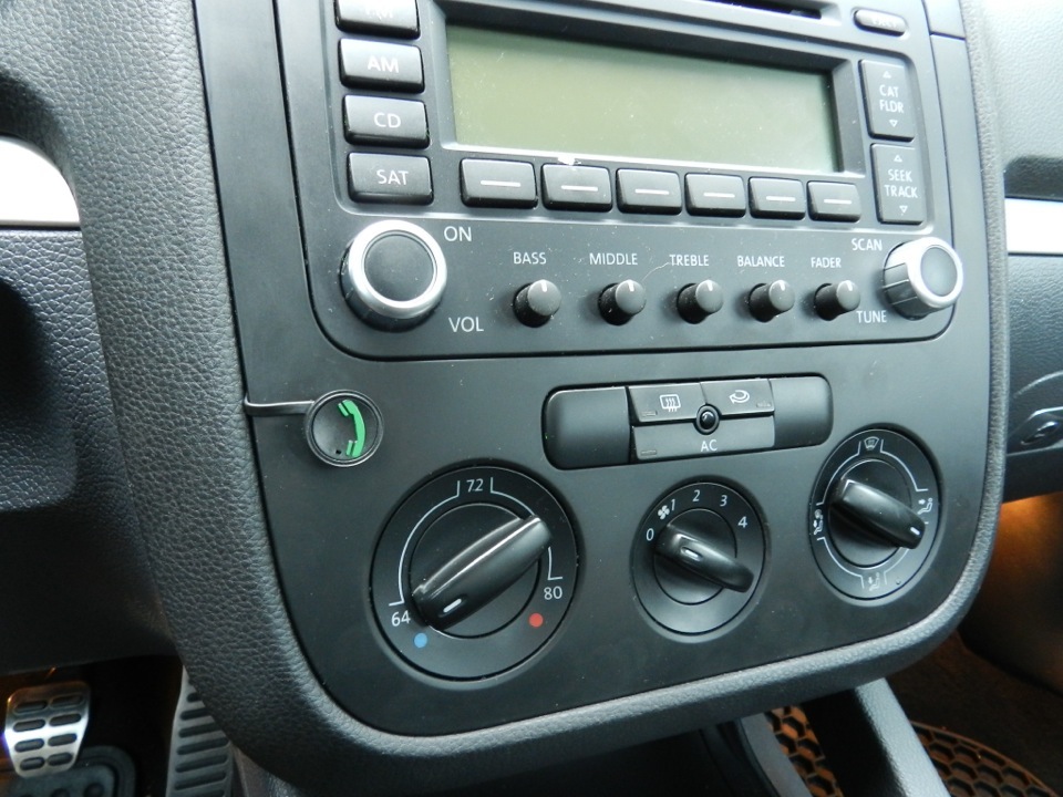 VW Bluetooth Upgrade Adds Handsfree and Siri To This GTI