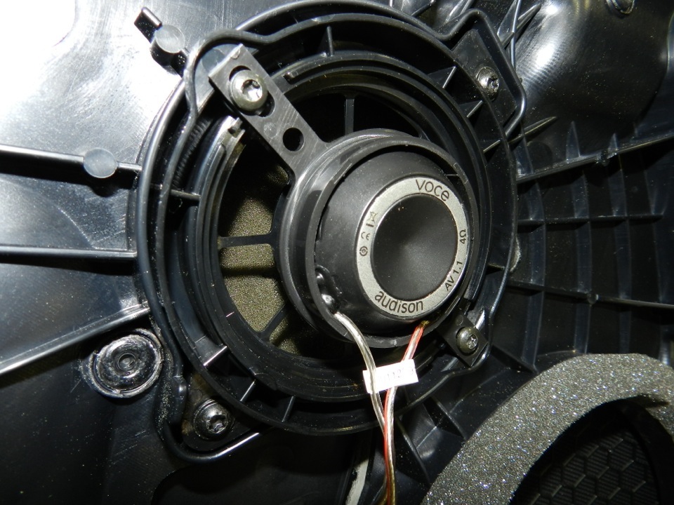 Porsche Stereo Upgrade Improves Navigation As Well